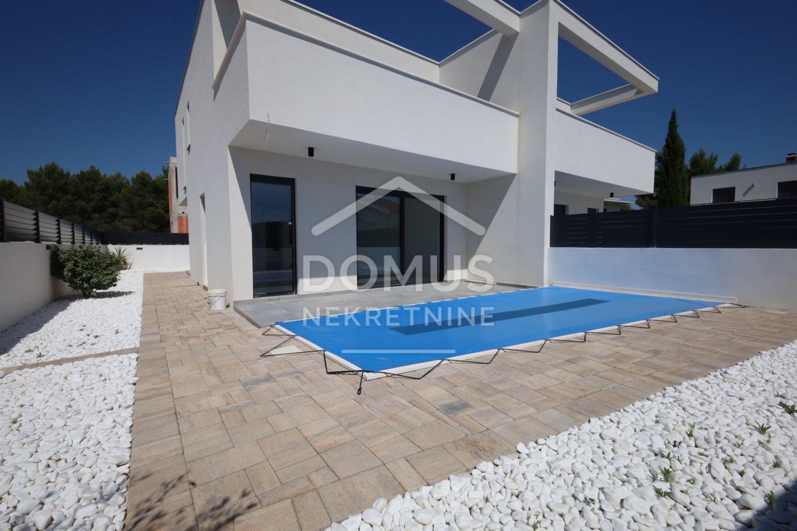 520548 - Villa in Vodice 