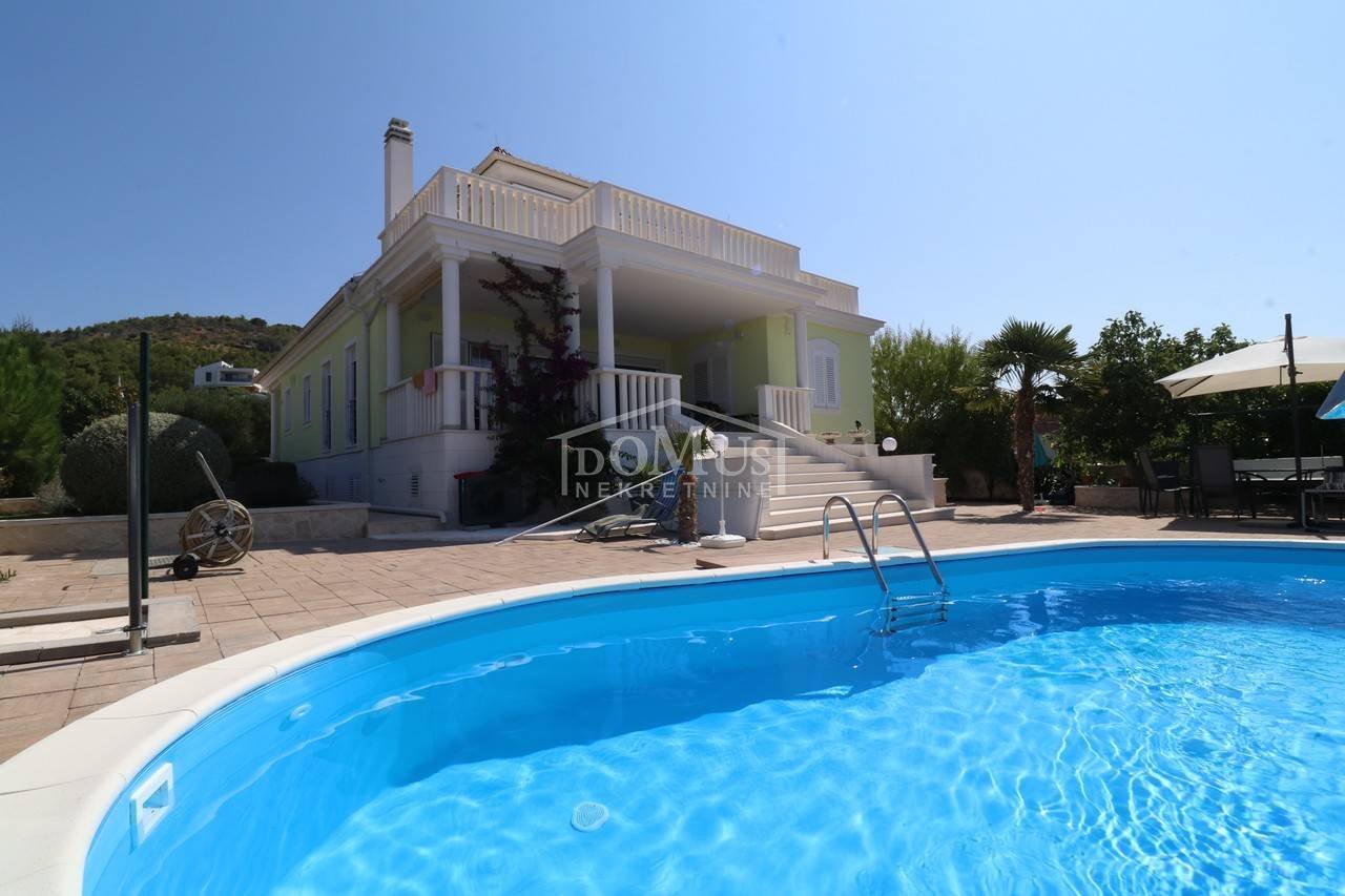 95462 - Villa in Tribunj