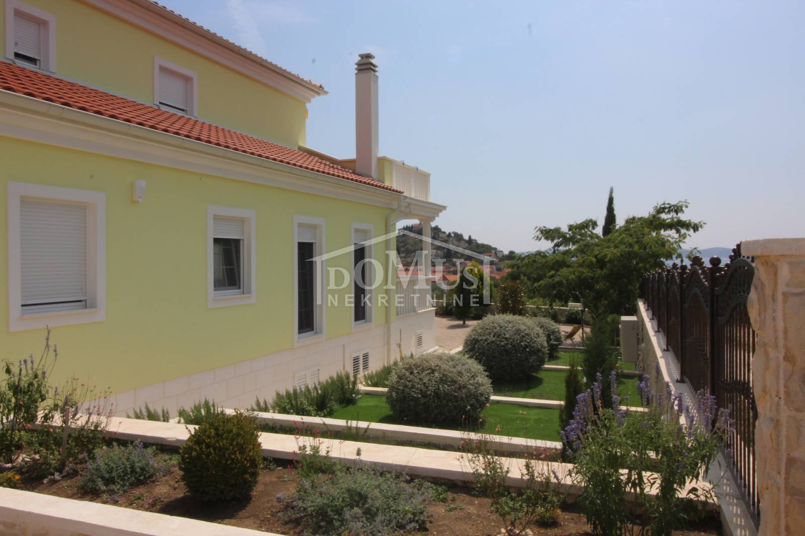 95462 - Villa in Tribunj