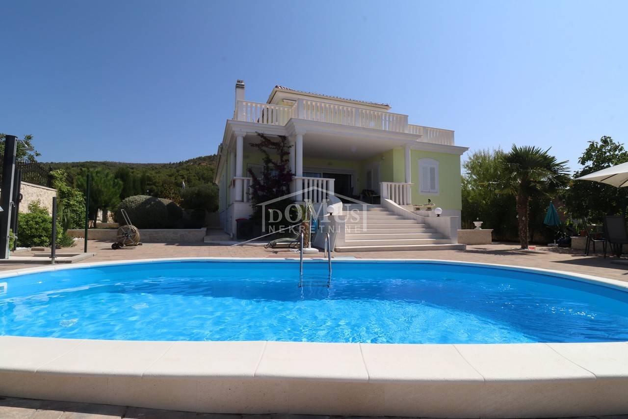 95462 - Villa in Tribunj