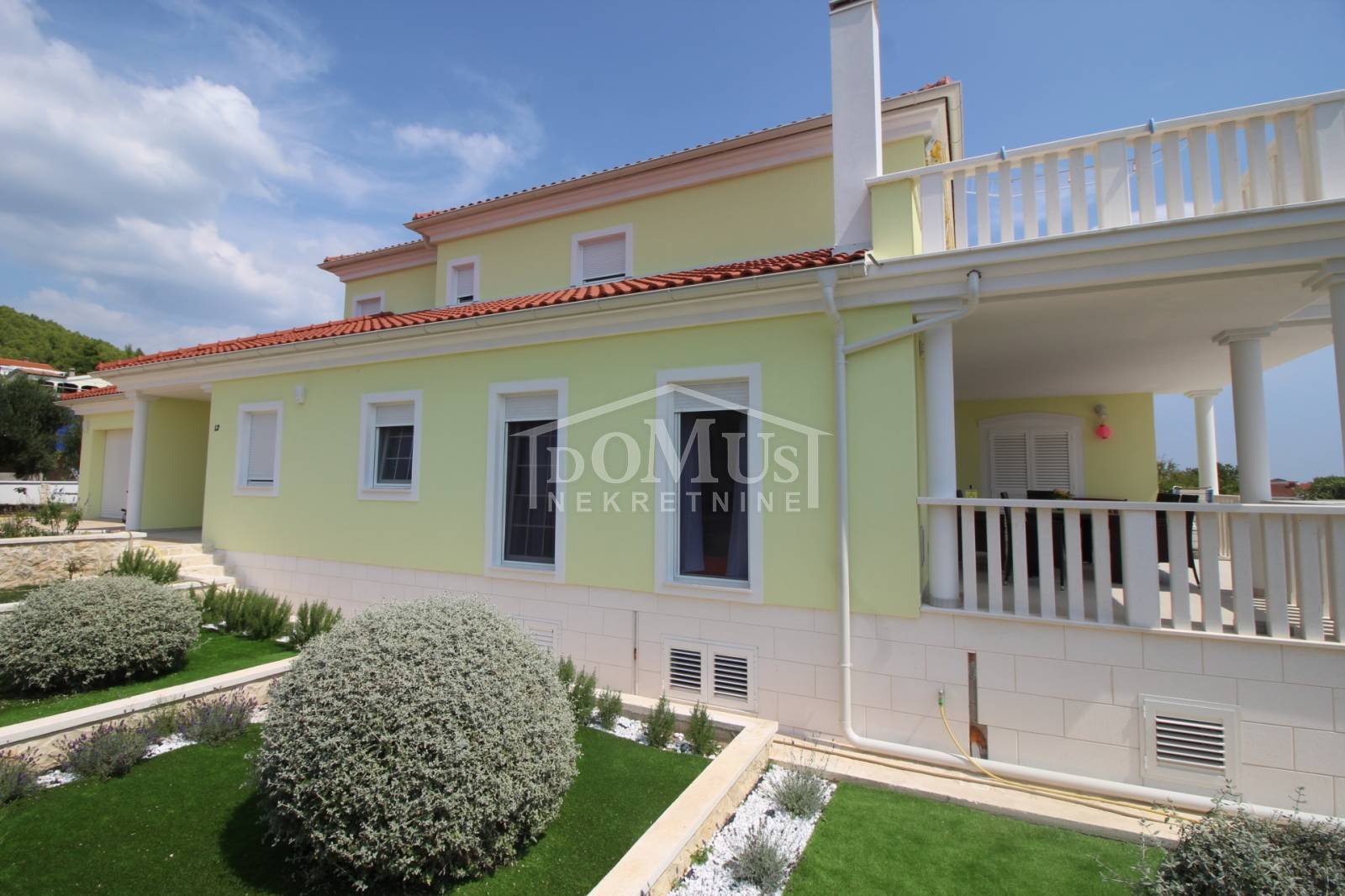 95462 - Villa in Tribunj