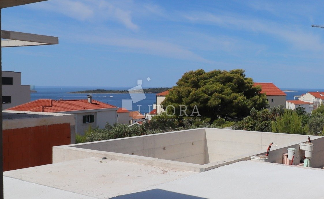 295439 - Villa in Primošten