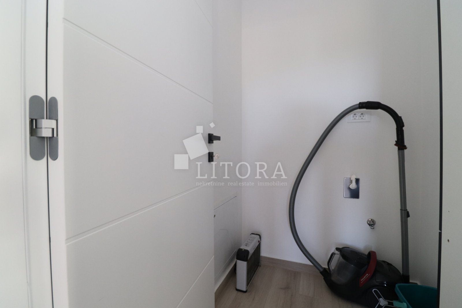 281331 - Villa in Vodice