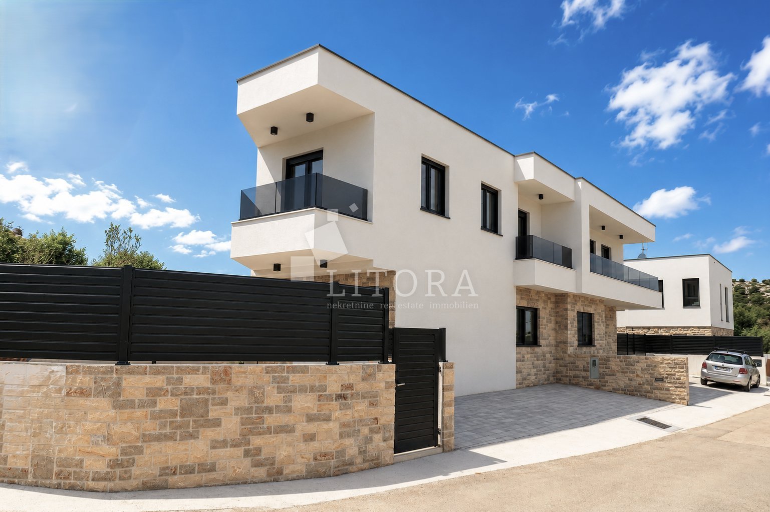 306366 - Villa in Murter