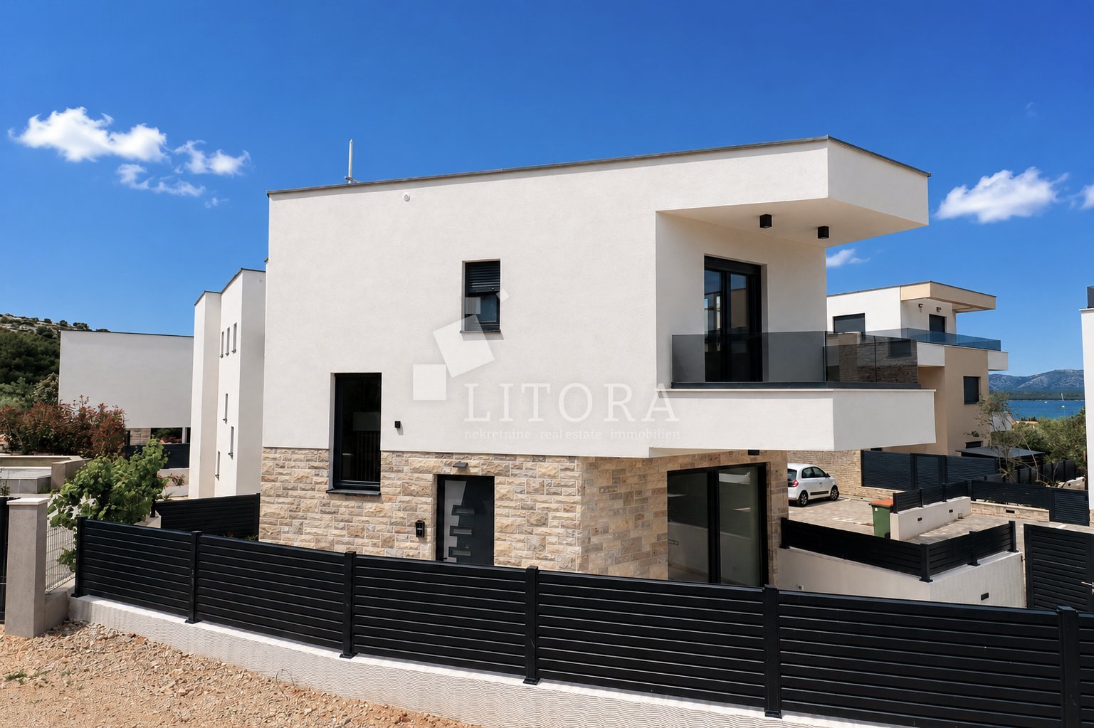 306366 - Villa in Murter