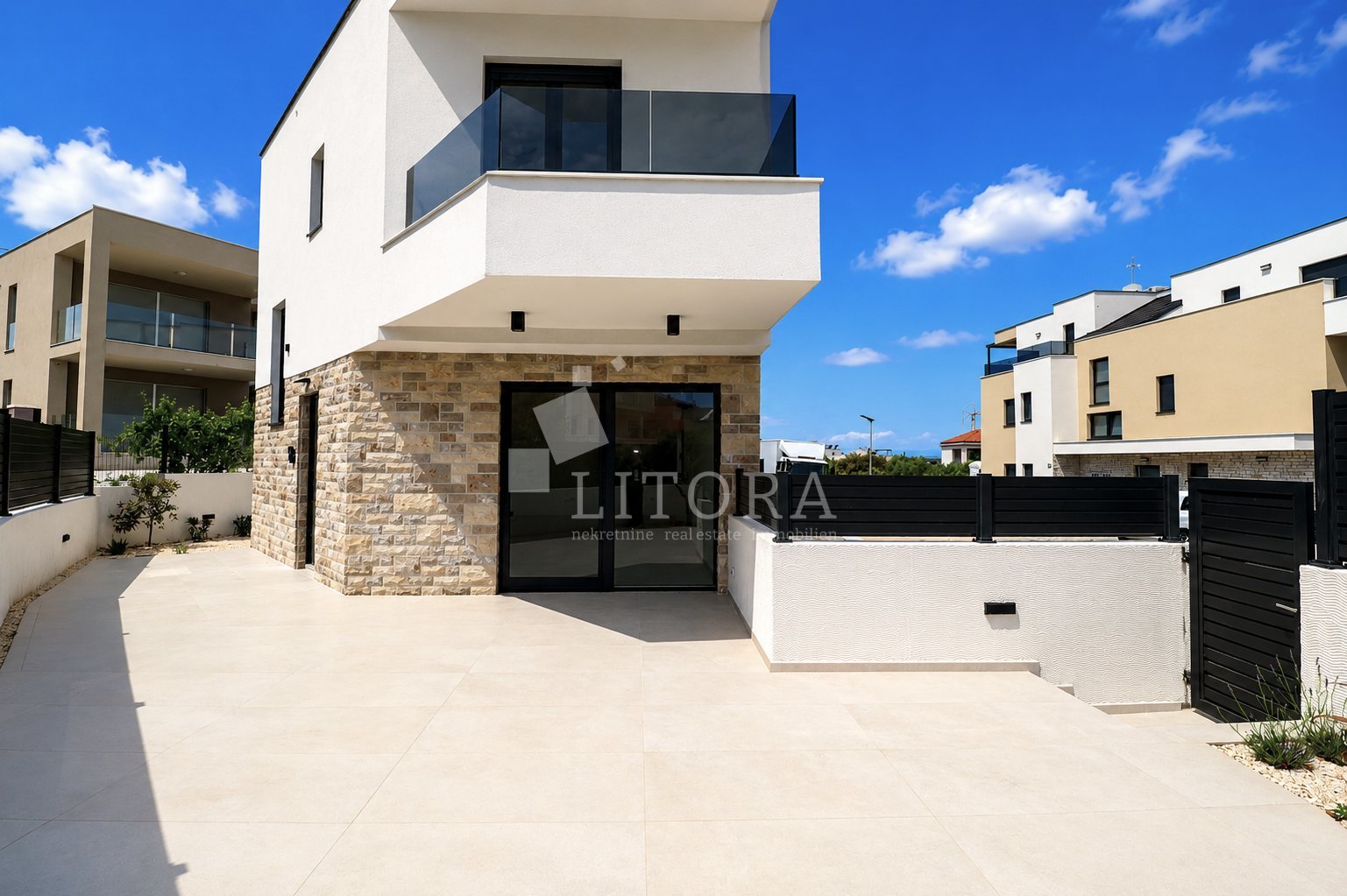306366 - Villa in Murter