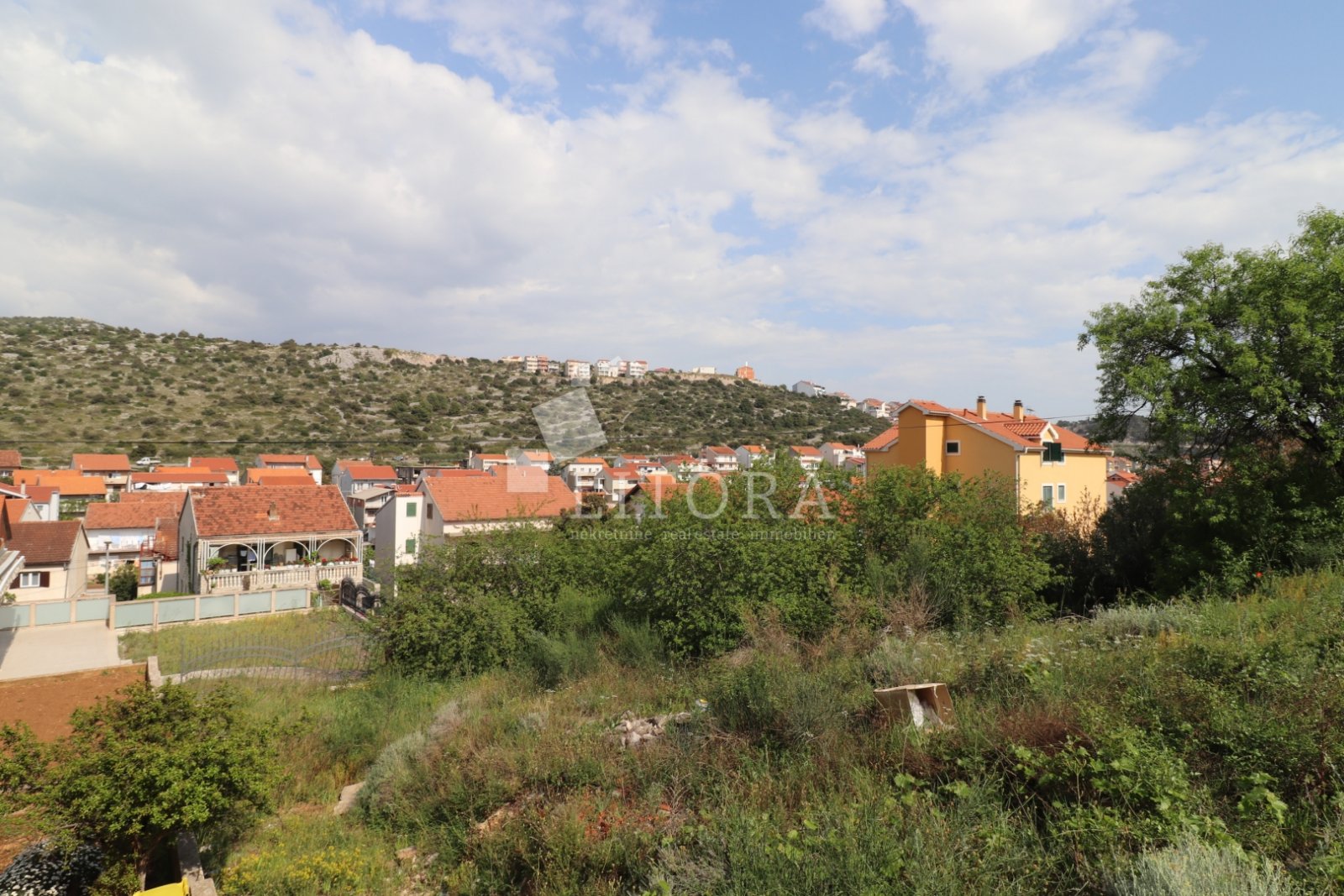 305157 - Grundstück in Šibenik