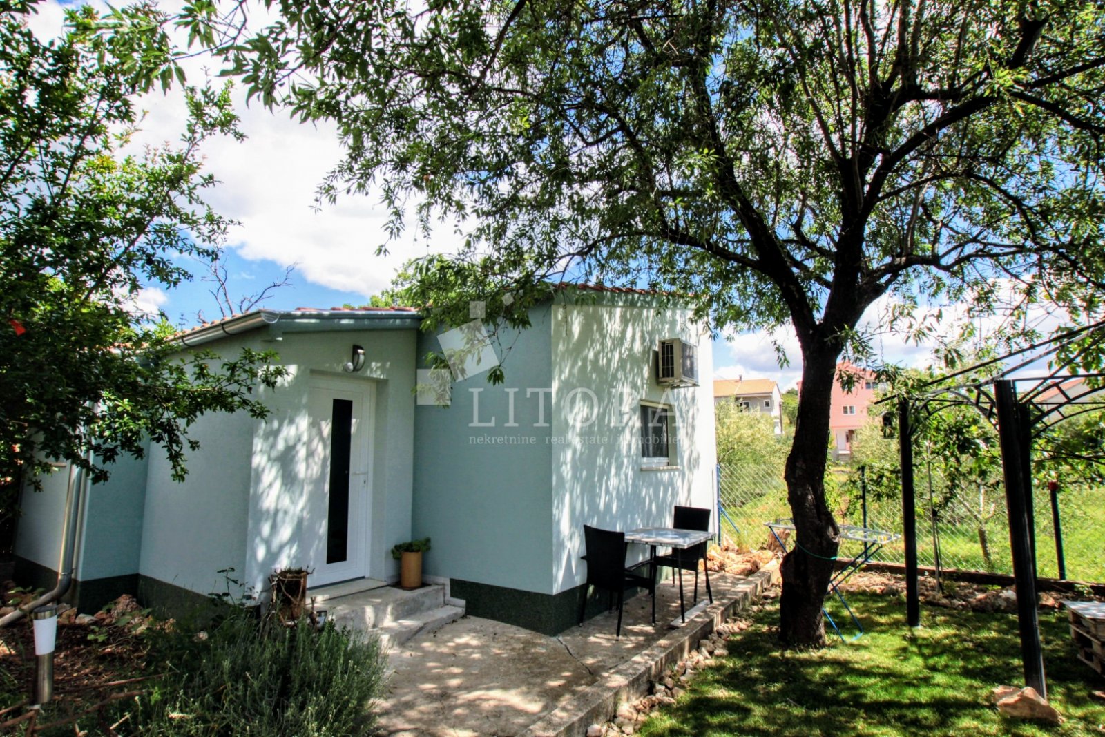 284035 - Villa in Tisno