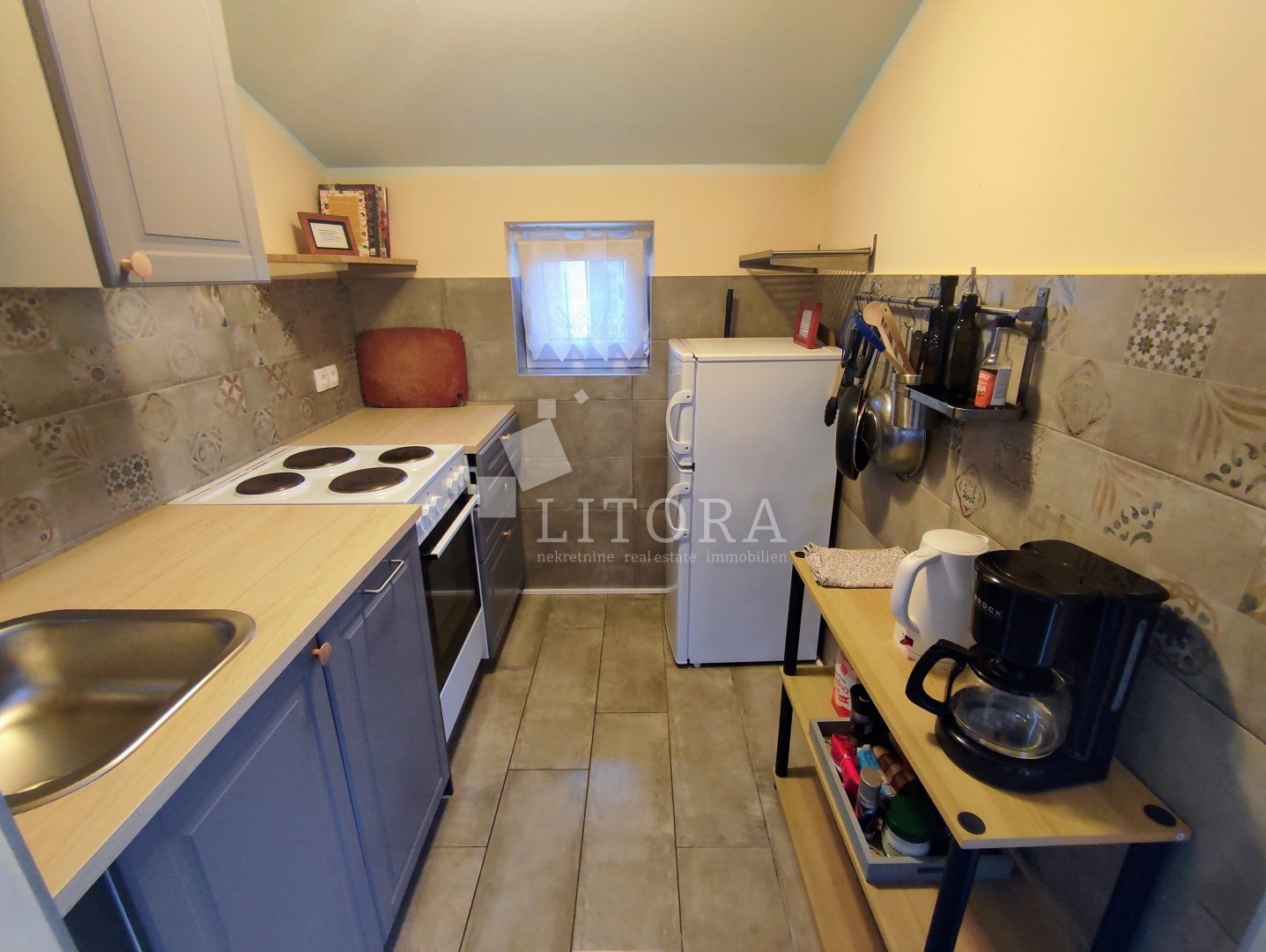 284035 - Villa in Tisno