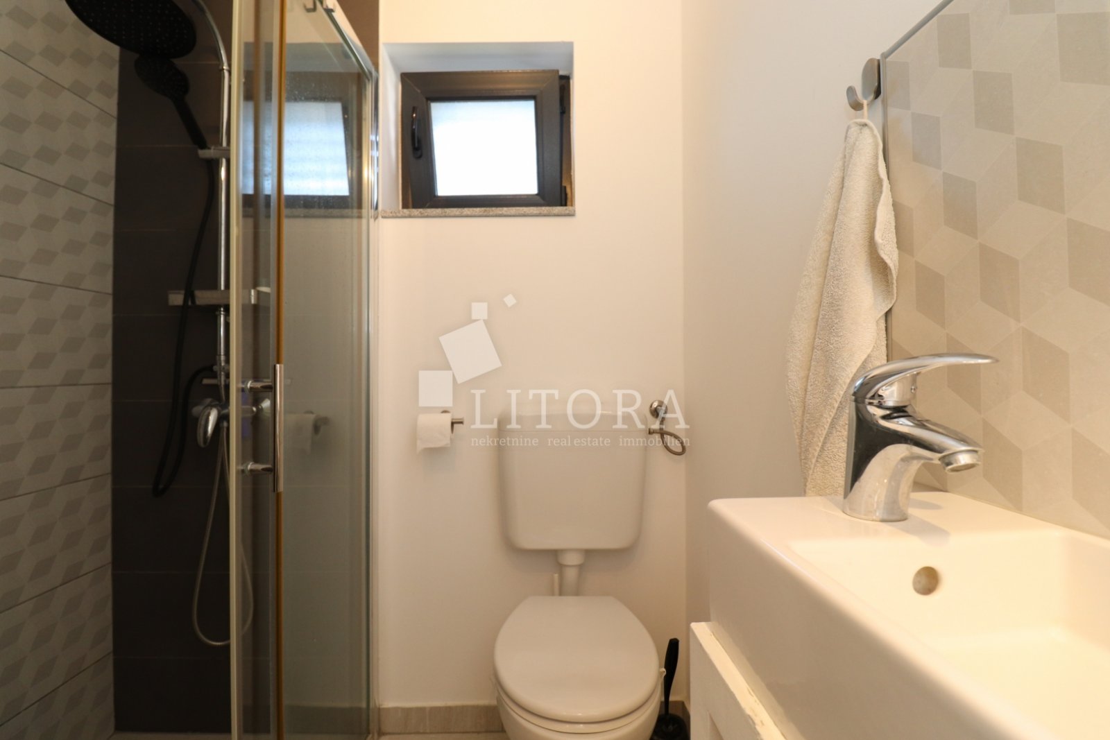 276057 - Wohnung in Tisno