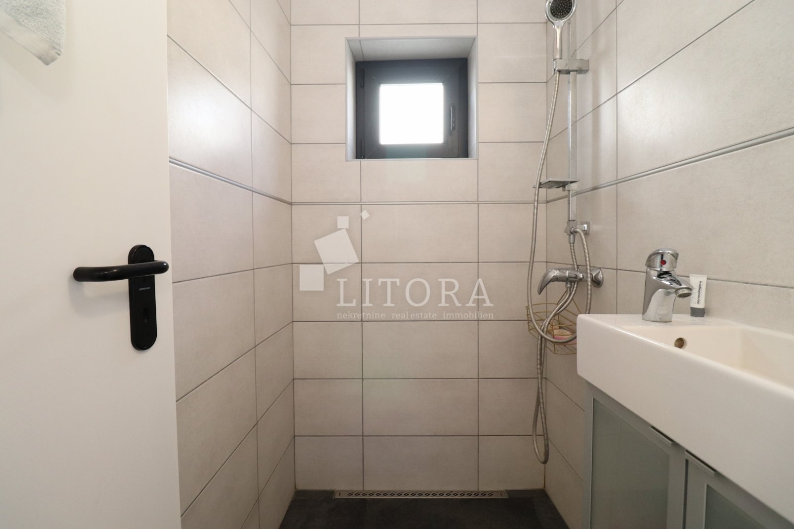 276057 - Wohnung in Tisno