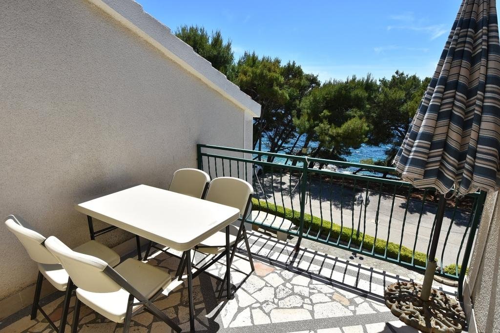 303810 - Villa in Murter