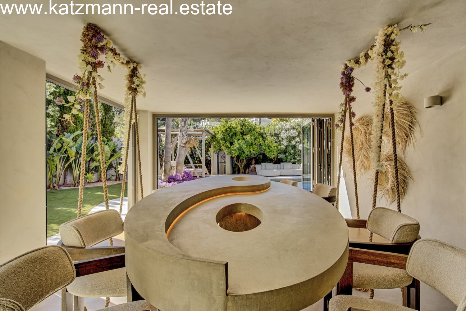 Yin Yang – Villa in Can Furnet