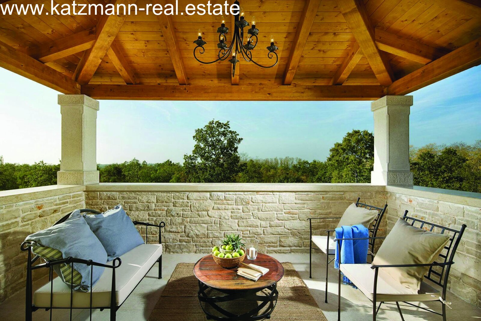 Mediterranes Wohnerlebnis in Pula – Charmantes 2-Zimmer-Haus mit großzügiger Wohnfläche