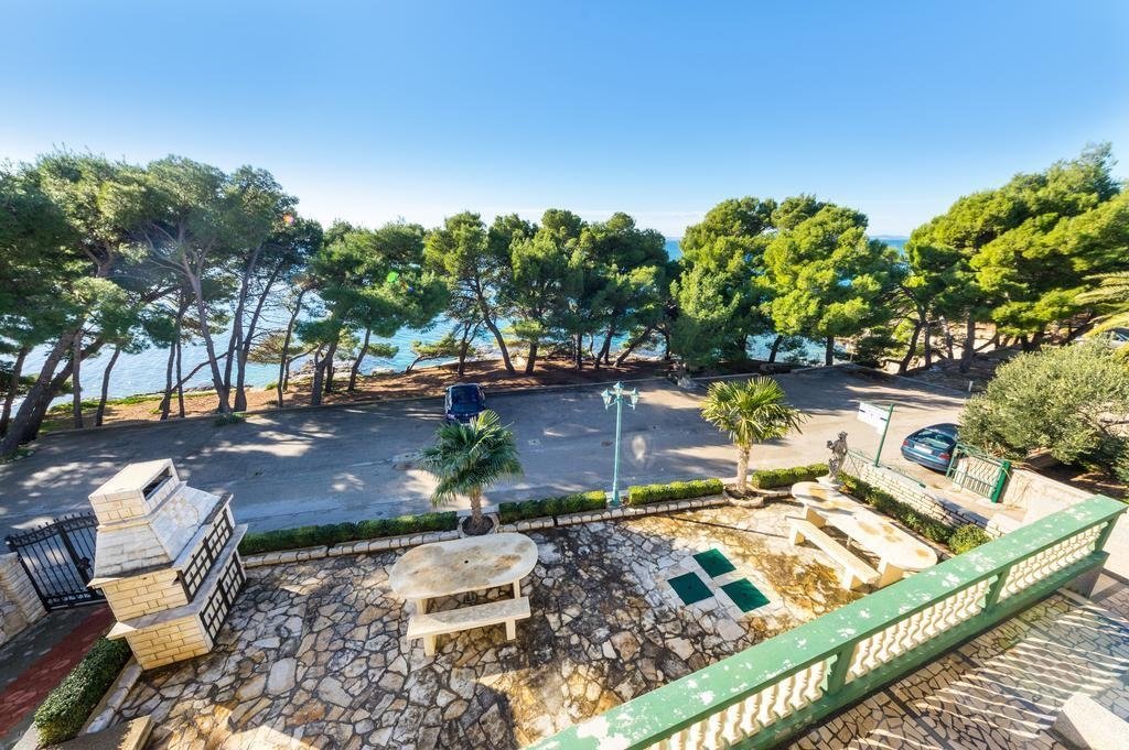 303810 - Villa in Murter