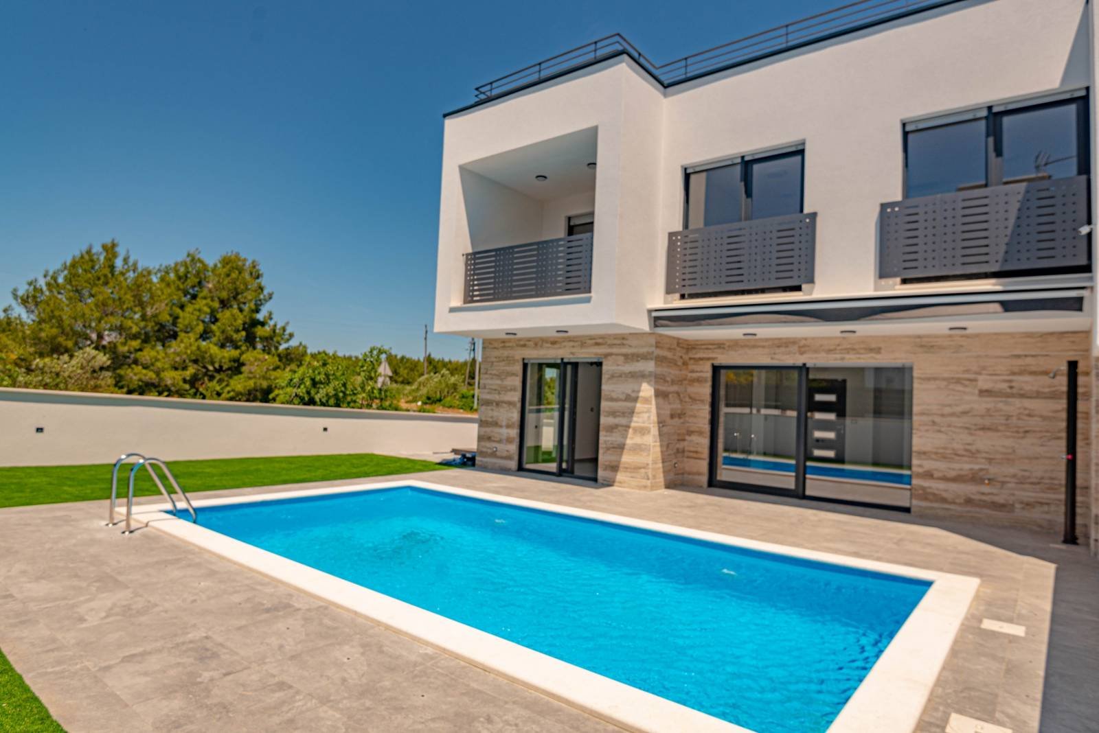 564961 - Villa in Vodice 