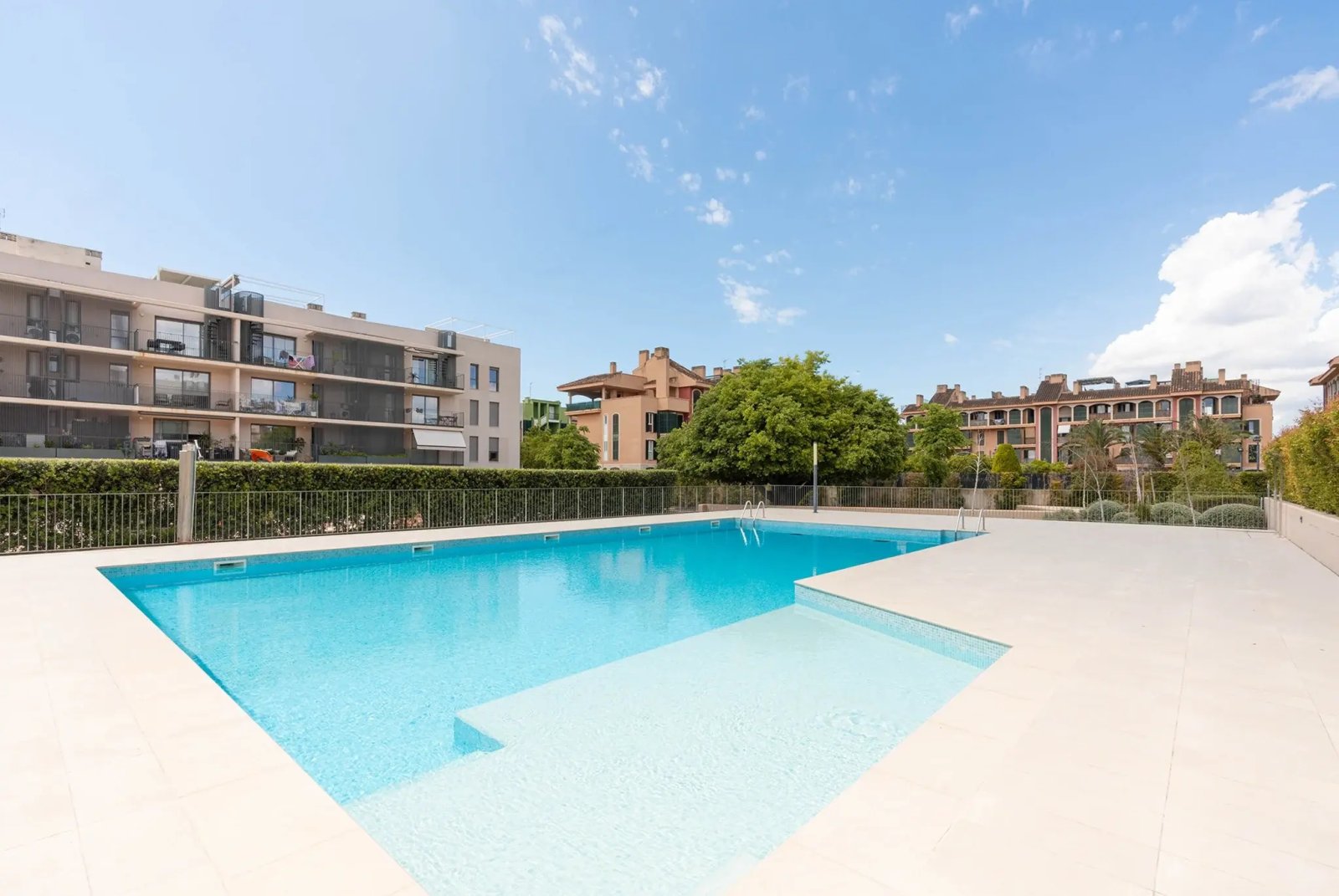 Modernes Wohnen in Palma – Elegante 5-Zimmer Eigentumswohnung mit nachhaltiger Solarheizung