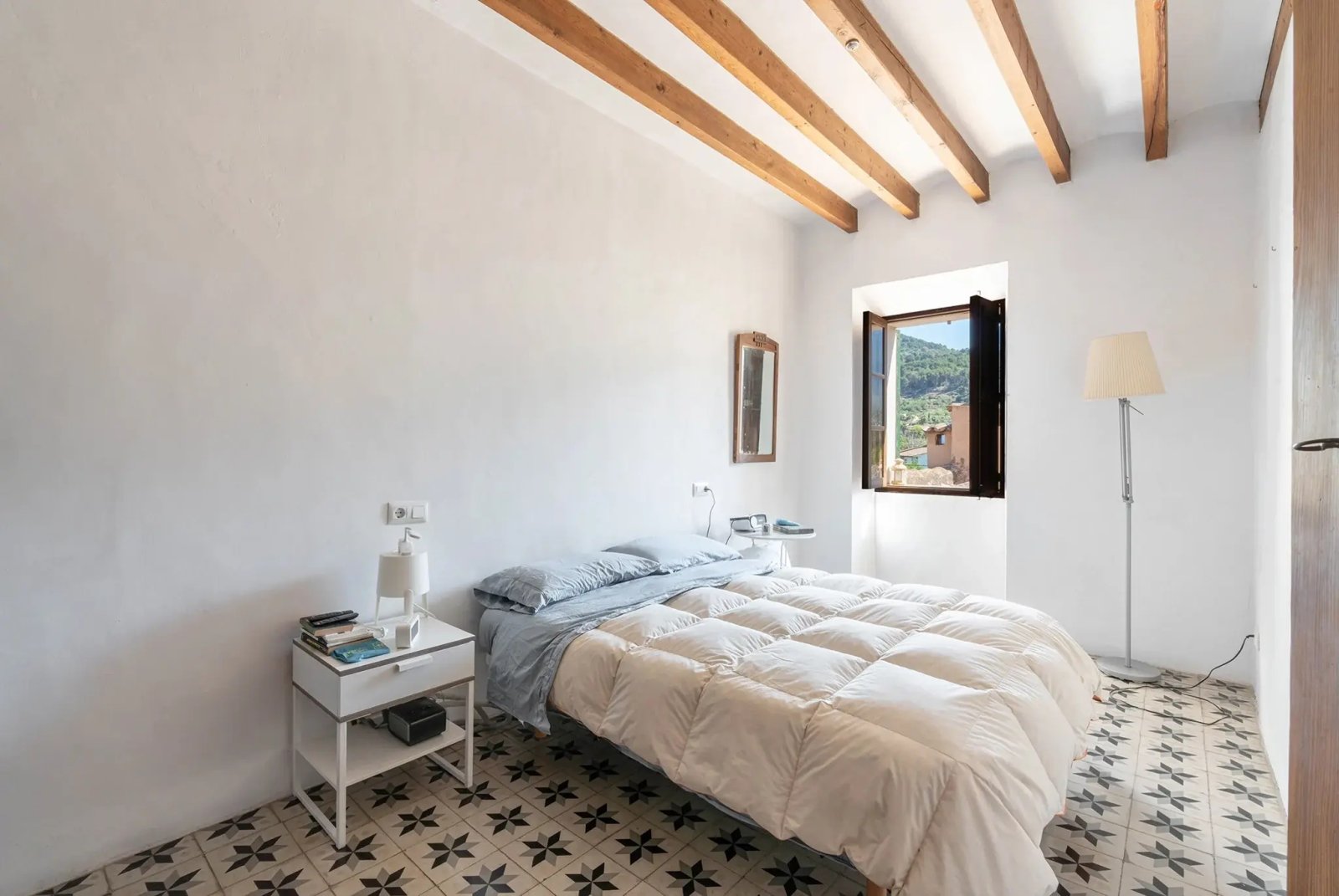 Modernes Wohnen in Palma – Elegante 5-Zimmer Eigentumswohnung mit nachhaltiger Solarheizung