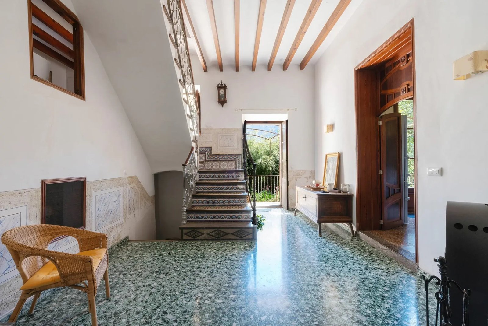 Modernes Wohnen in Palma – Elegante 5-Zimmer Eigentumswohnung mit nachhaltiger Solarheizung
