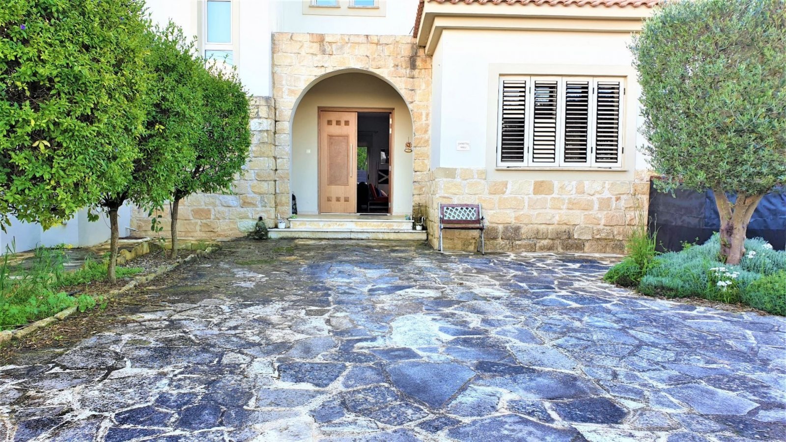 For Sale large private villa in Polemi village of Paphos in a private beautiful green area at the outskirts of the Village.
Private big swimming pool