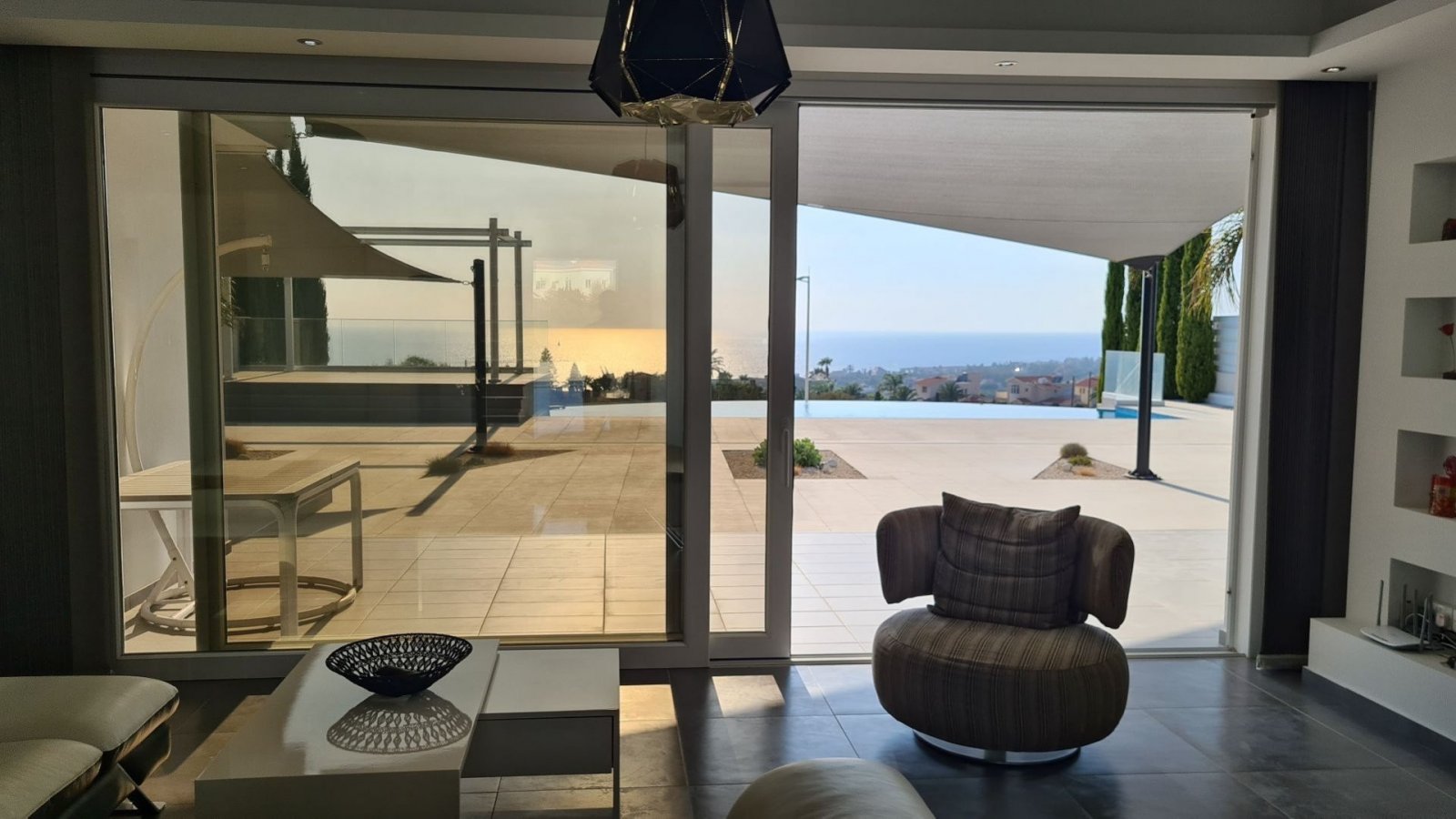 For sale: This beautiful detached villa in Pegeia - Sea Caves offers spacious living in one of the areas most sought-after locations. With an internal