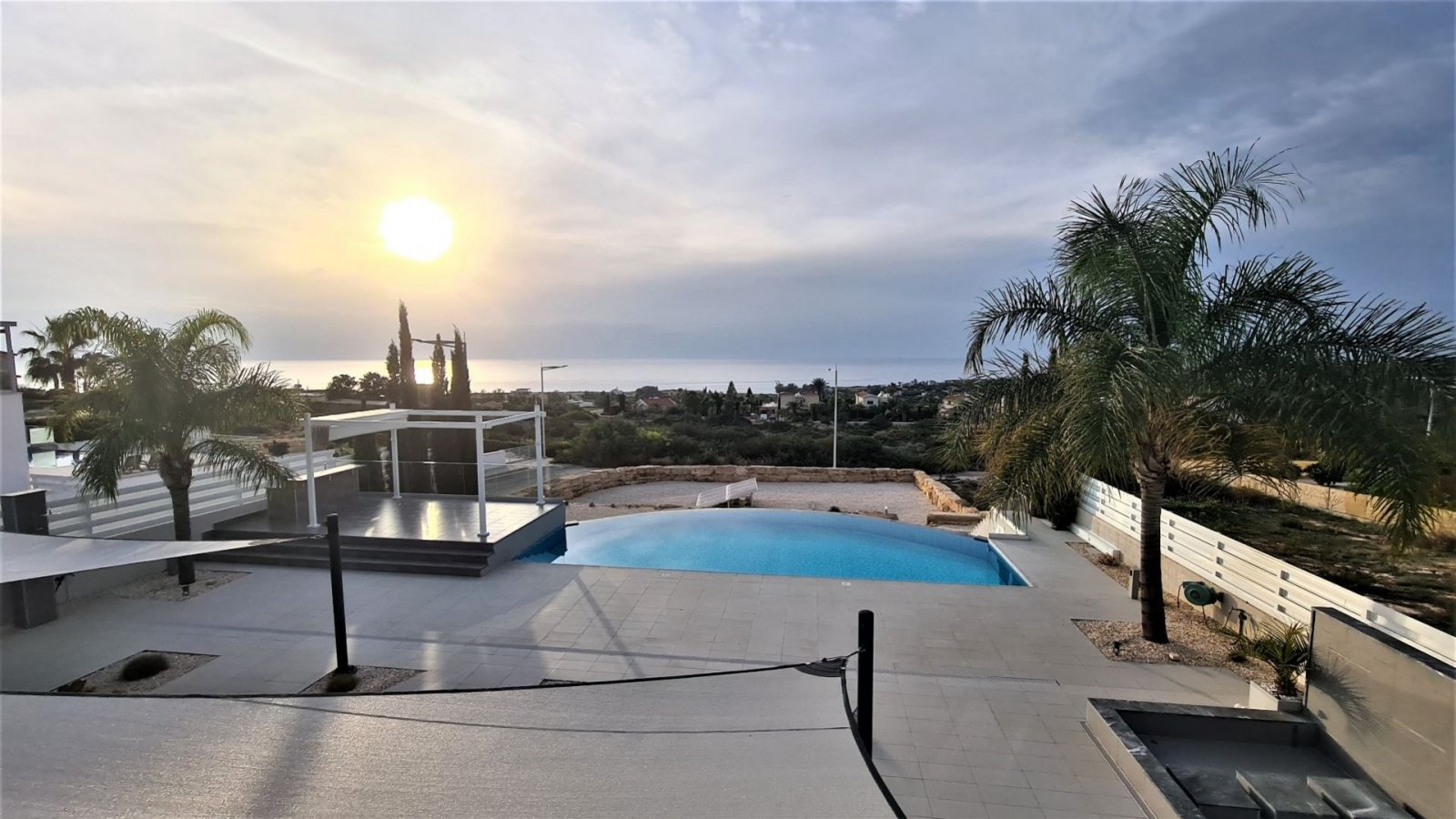 For sale: This beautiful detached villa in Pegeia - Sea Caves offers spacious living in one of the areas most sought-after locations. With an internal