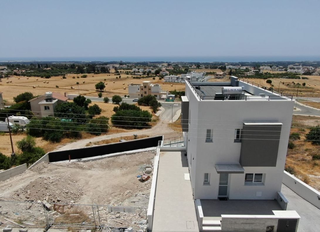The sky above… the sea below! Unobstructed seaviews forever!!
2 Ultra-Luxury 4-bedroom villas in beautiful modern style design in the most prestigiou
