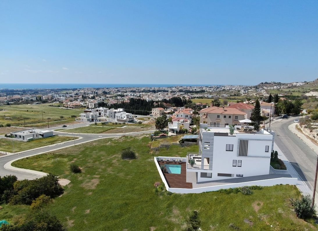 The sky above… the sea below! Unobstructed seaviews forever!!
2 Ultra-Luxury 4-bedroom villas in beautiful modern style design in the most prestigiou