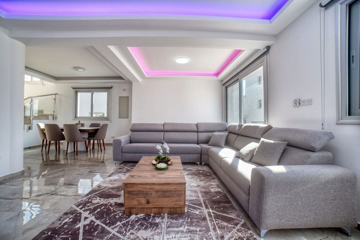International Villas available Villa 2
This project consists of 5 Large Luxury Villas just a few meters from the International school located in Anav