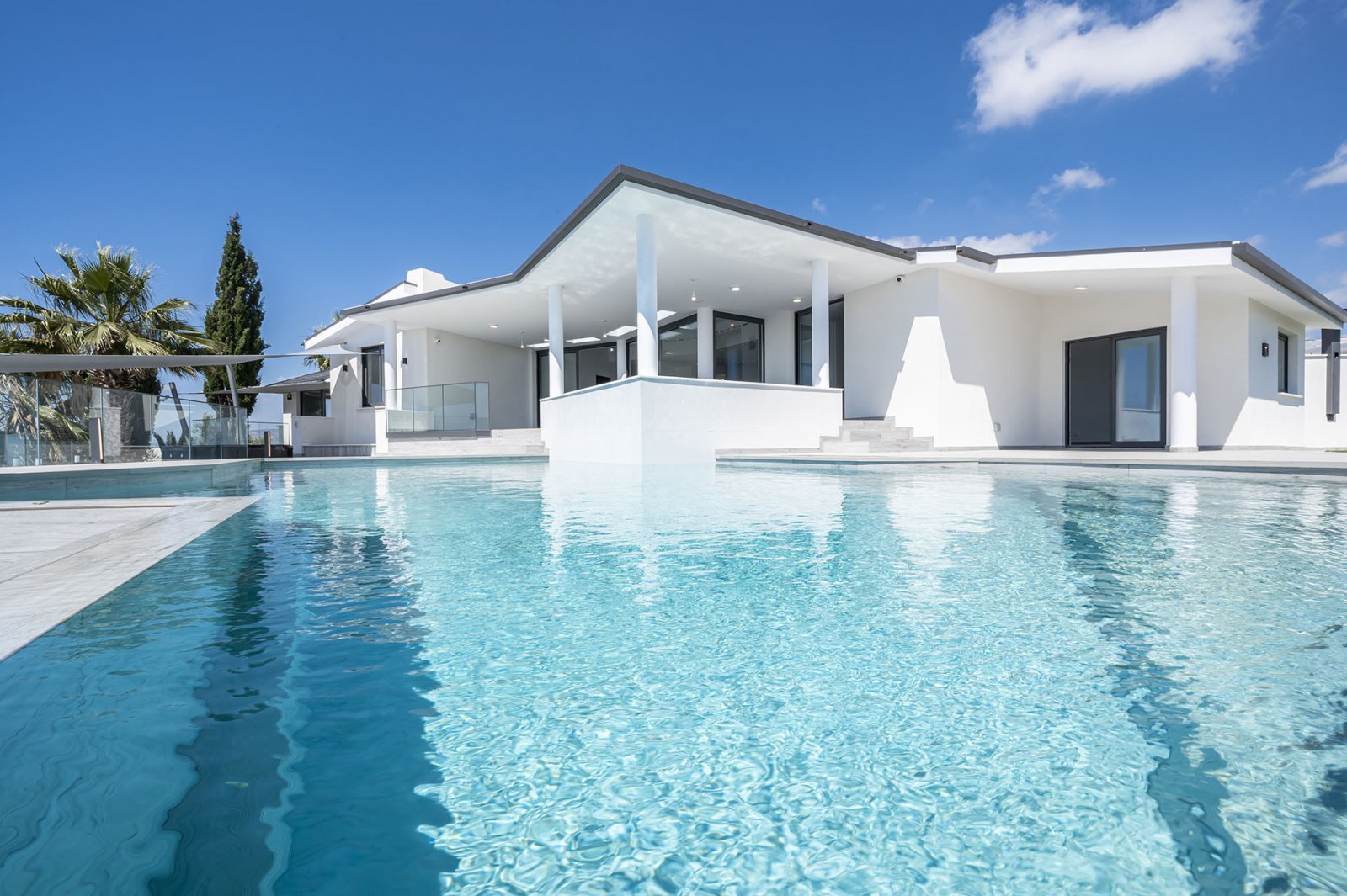 Luxury bungalow for sale in Kissonerga, Paphos. 5 bedrooms, 3 bathrooms, panoramic sea views, jacuzzi, private pool, landscaped gardens, close to Cora Luxury bungalow for sale in Kissonerga, Paphos. 5 bedrooms, 3 bathrooms, panoramic sea views, jacuzzi, private pool, landscaped gardens, close to Cora