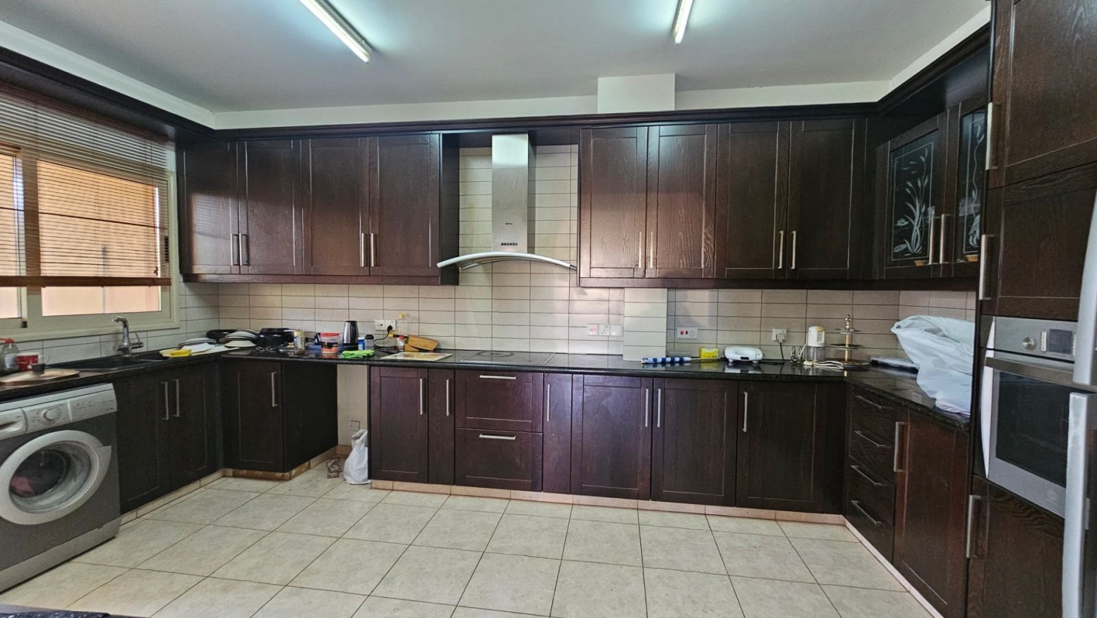 For sale is a charming townhouse located in the heart of Geroskipou, featuring 137 m2 of internal space. Built in 2008, this resale property offers a
