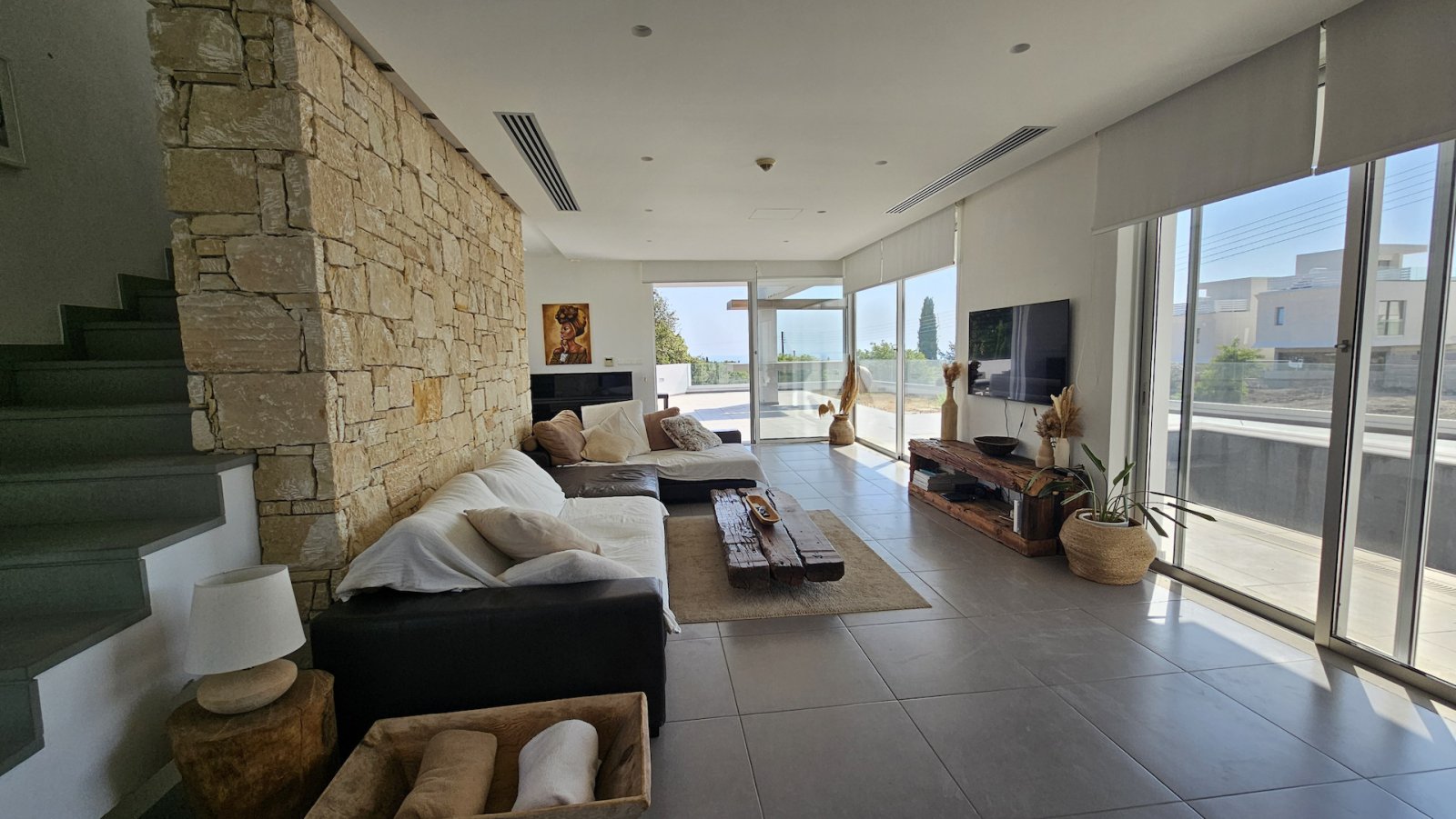 Modern 5-Bedroom Villa for Sale in Konia, Paphos – Ideal Investment in Cyprus
Discover this exceptional villa for sale in Konia, Paphos, offering the