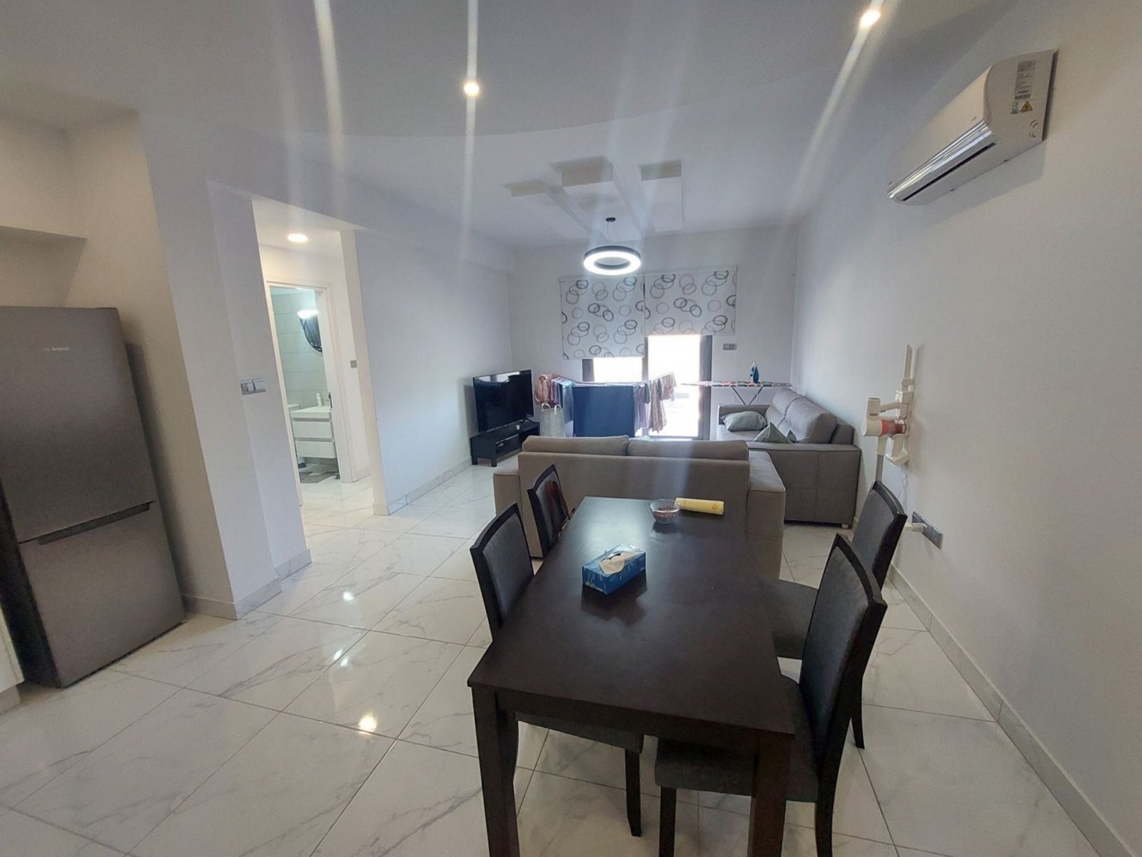 For sale: Modern ground-floor apartment in the popular Kato Paphos - Tomb of the Kings area. This resale property offers 78 m² of comfortable internal
