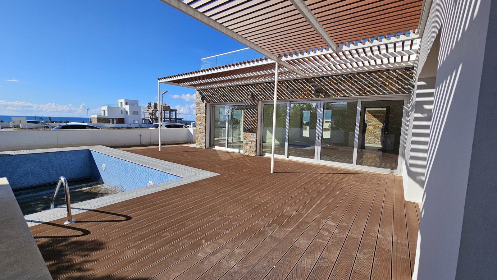 Aquamarine Villas is an exclusive collection of modern 3, 4 and 5-bedroom villas for sale in Paphos, perfectly positioned in the heart of the city’s v