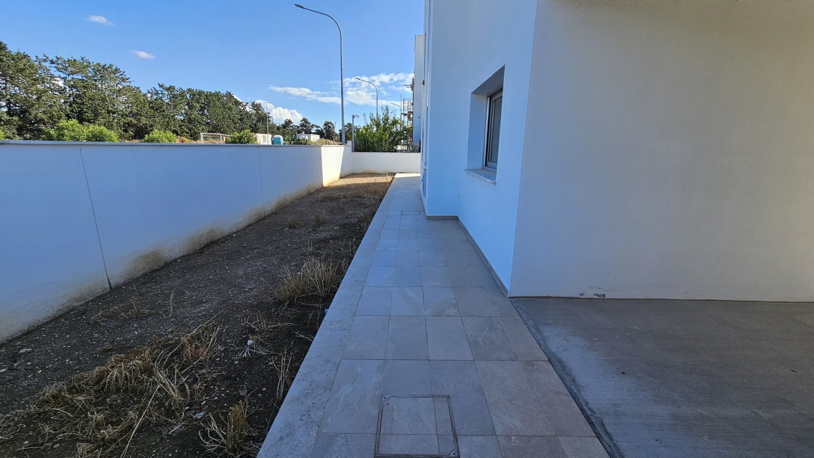 Aquamarine Villas is an exclusive collection of modern 3, 4 and 5-bedroom villas for sale in Paphos, perfectly positioned in the heart of the city’s v