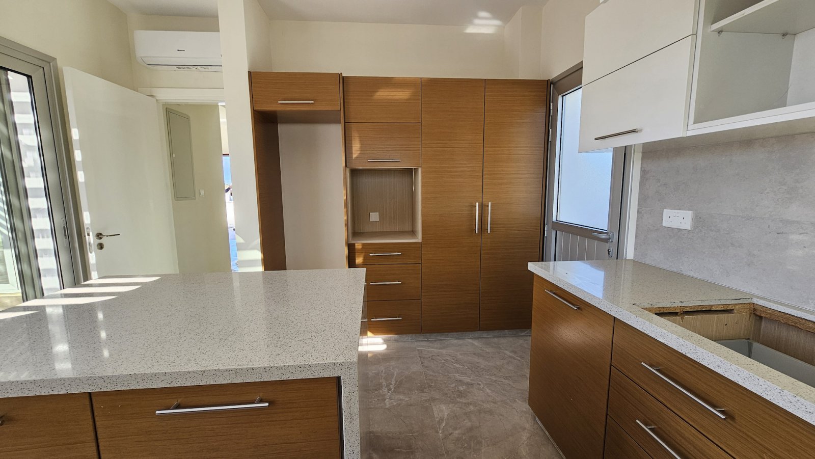 Aquamarine Villas is an exclusive collection of modern 3, 4 and 5-bedroom villas for sale in Paphos, perfectly positioned in the heart of the city’s v