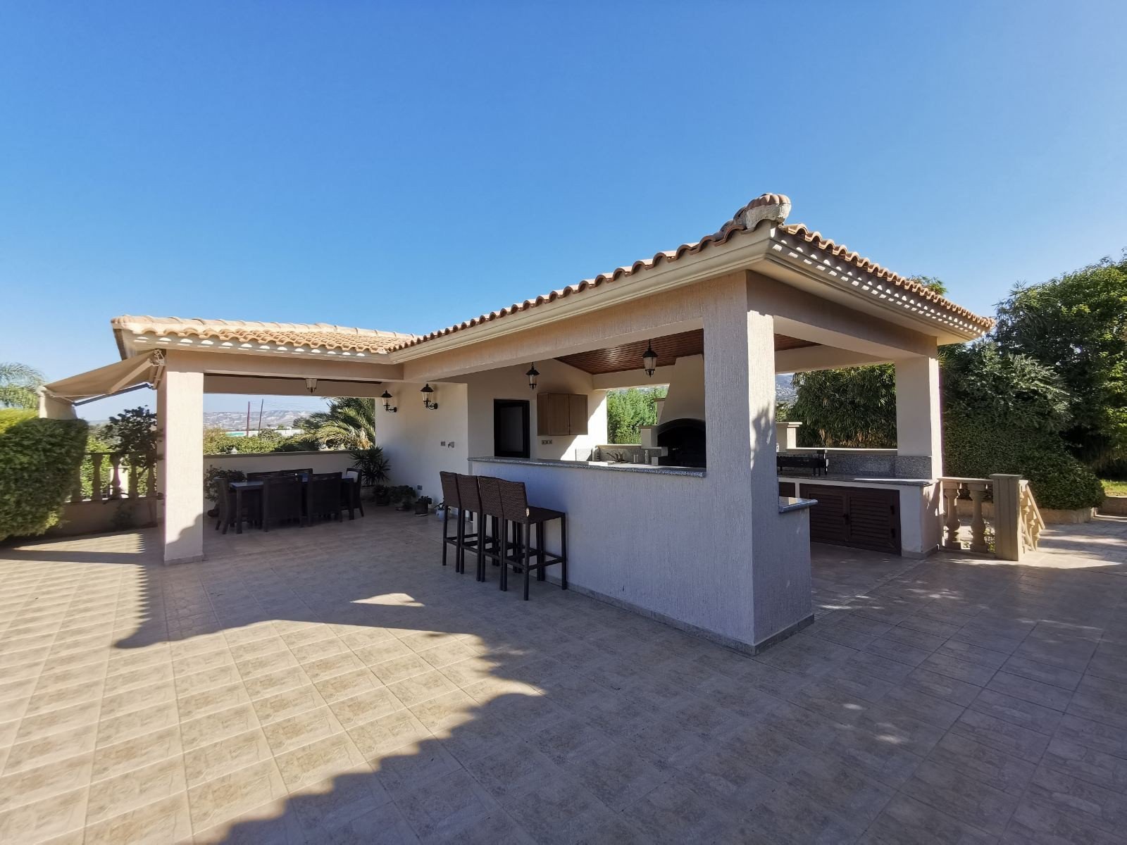 Discover this exceptional 4-bedroom luxury villa for sale in Empa, Paphos, set on a large private plot of land — a rare opportunity in today’s competi