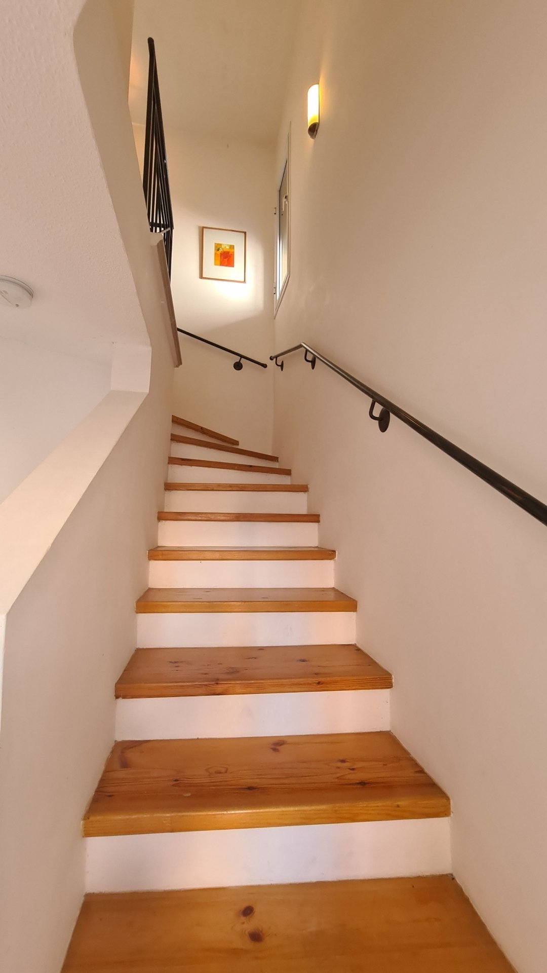 Corner Semi-Detached Villa for Sale in Regina Gardens 1 – Tombs of the Kings, Paphos
Discover this beautiful 3-bedroom corner townhouse villa for sal