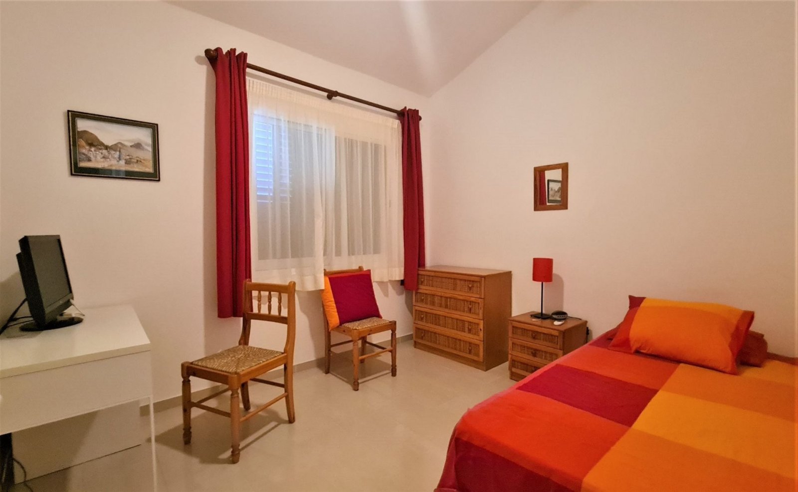Corner Semi-Detached Villa for Sale in Regina Gardens 1 – Tombs of the Kings, Paphos
Discover this beautiful 3-bedroom corner townhouse villa for sal
