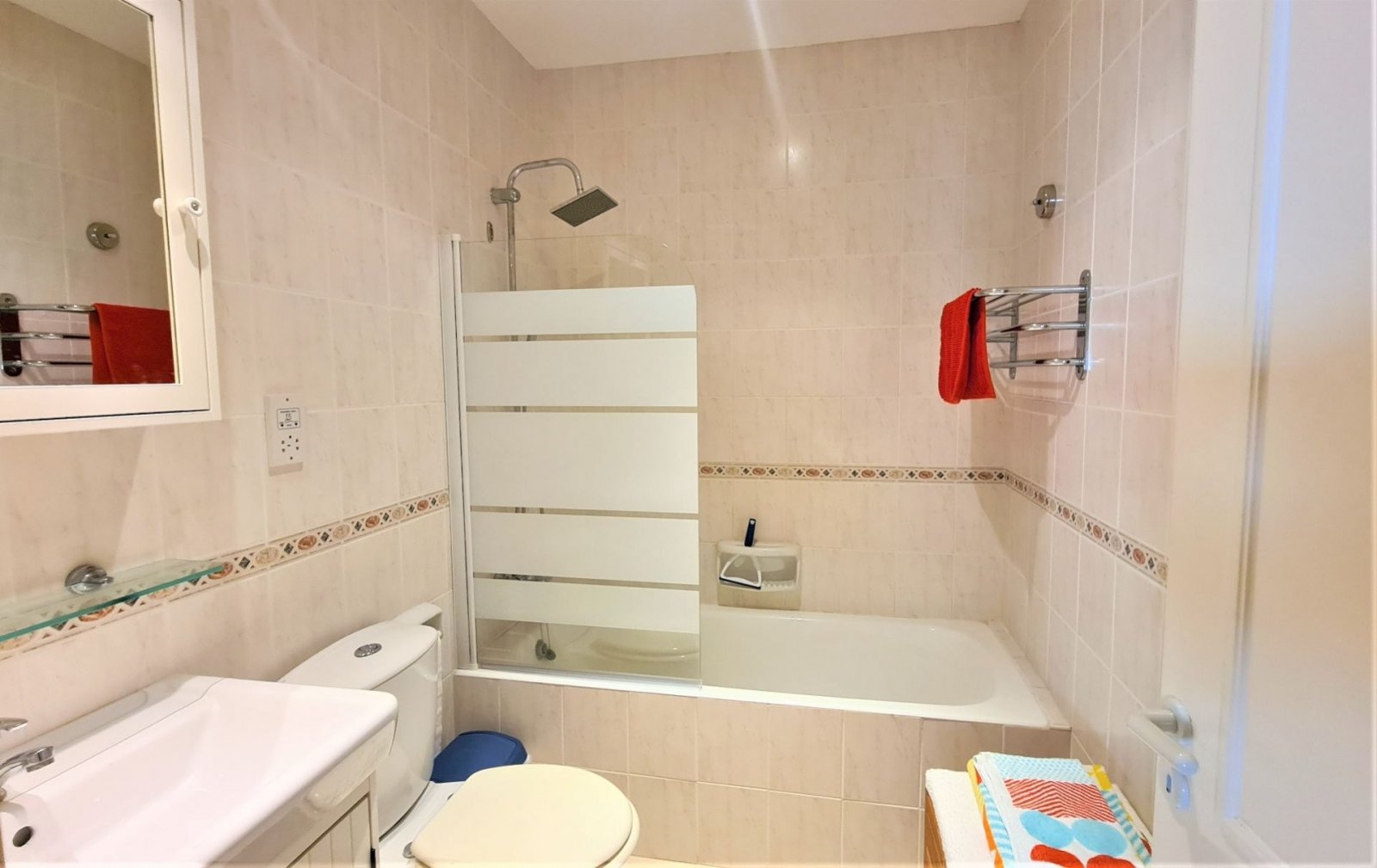Corner Semi-Detached Villa for Sale in Regina Gardens 1 – Tombs of the Kings, Paphos
Discover this beautiful 3-bedroom corner townhouse villa for sal