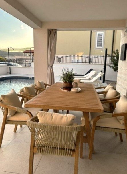 673880 - Villa in Vodice