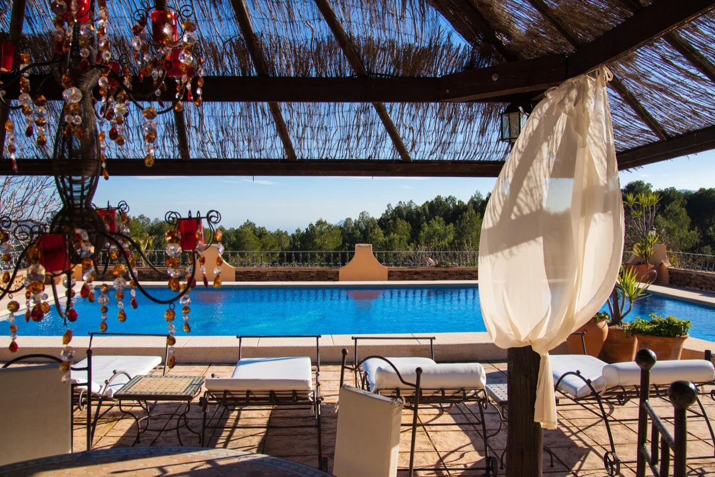 Exklusive Pooloase mit mediterraner Dachterrasse - Ihr privates Urlaubsparadies mit Weitblick Exklusive Pooloase mit mediterraner Dachterrasse - Ihr privates Urlaubsparadies mit Weitblick