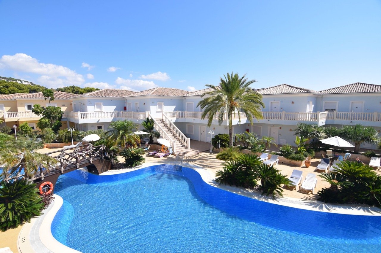 Exklusives Ferienresort mit geschwungener Poollandschaft und direktem Zugang zu Appartements - Ihr Urlaubsparadies mit mediterranem Flair! Exklusives Ferienresort mit geschwungener Poollandschaft und direktem Zugang zu Appartements - Ihr Urlaubsparadies mit mediterranem Flair!