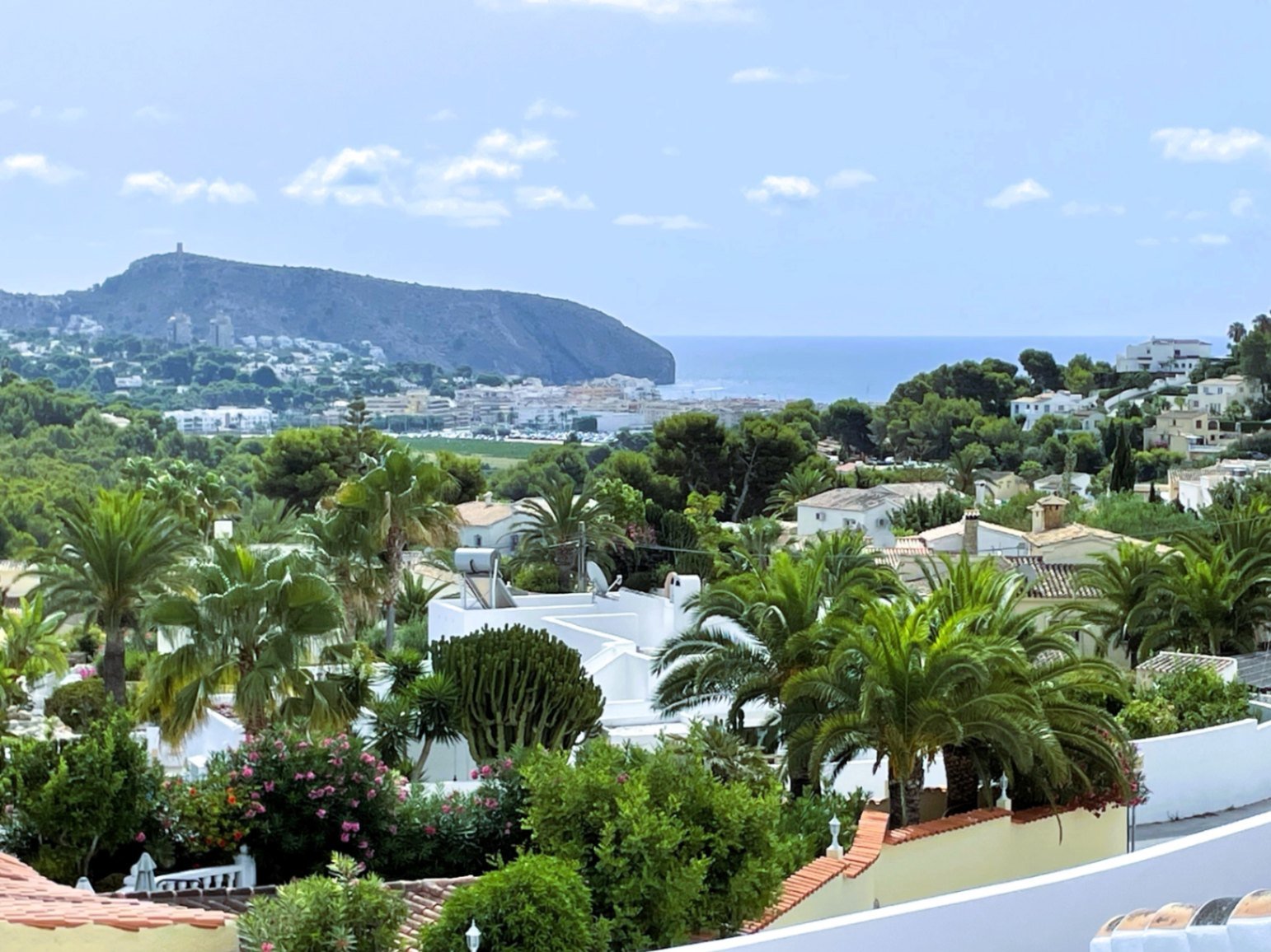 Panorama-Ausblick: Mediterrane Traumimmobilie mit Meer- und Bergpanorama in Bestlage Panorama-Ausblick: Mediterrane Traumimmobilie mit Meer- und Bergpanorama in Bestlage