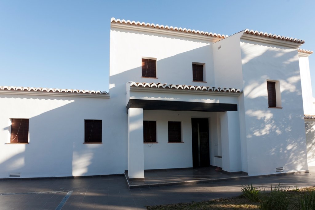 Mediterrane Architektur-Perle: Lichtdurchflutetes Einfamilienhaus mit elegantem Eingangsbereich und harmonischer Fassadengestaltung Mediterrane Architektur-Perle: Lichtdurchflutetes Einfamilienhaus mit elegantem Eingangsbereich und harmonischer Fassadengestaltung