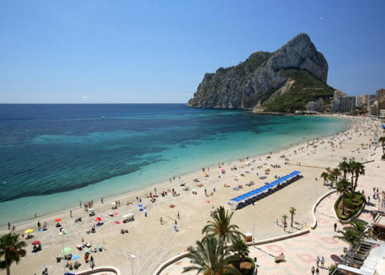 Exklusives Apartment mit Traumblick auf den Mittelmeer-Felsen von Calpe - Ihr Urlaubsparadies wartet! Exklusives Apartment mit Traumblick auf den Mittelmeer-Felsen von Calpe - Ihr Urlaubsparadies wartet!