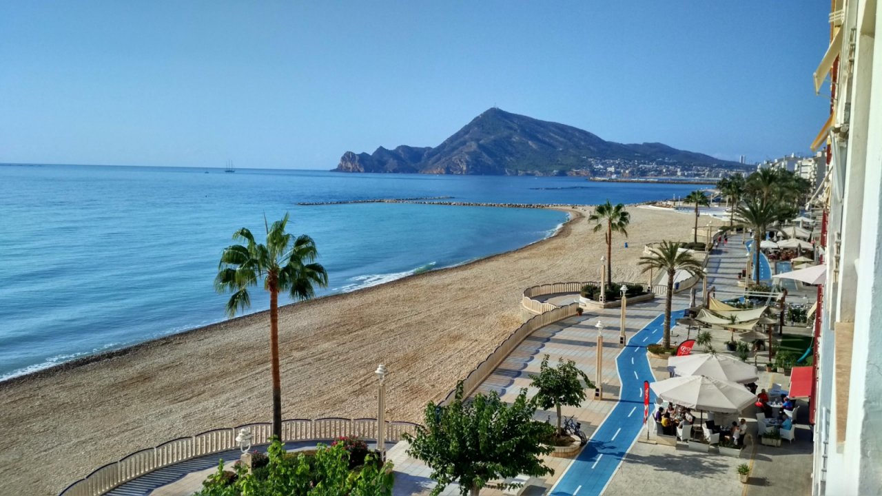 Exklusive Meeresufer-Wohnung mit direktem Strandzugang und atemberaubender Bergpanorama-Aussicht! Exklusive Meeresufer-Wohnung mit direktem Strandzugang und atemberaubender Bergpanorama-Aussicht!