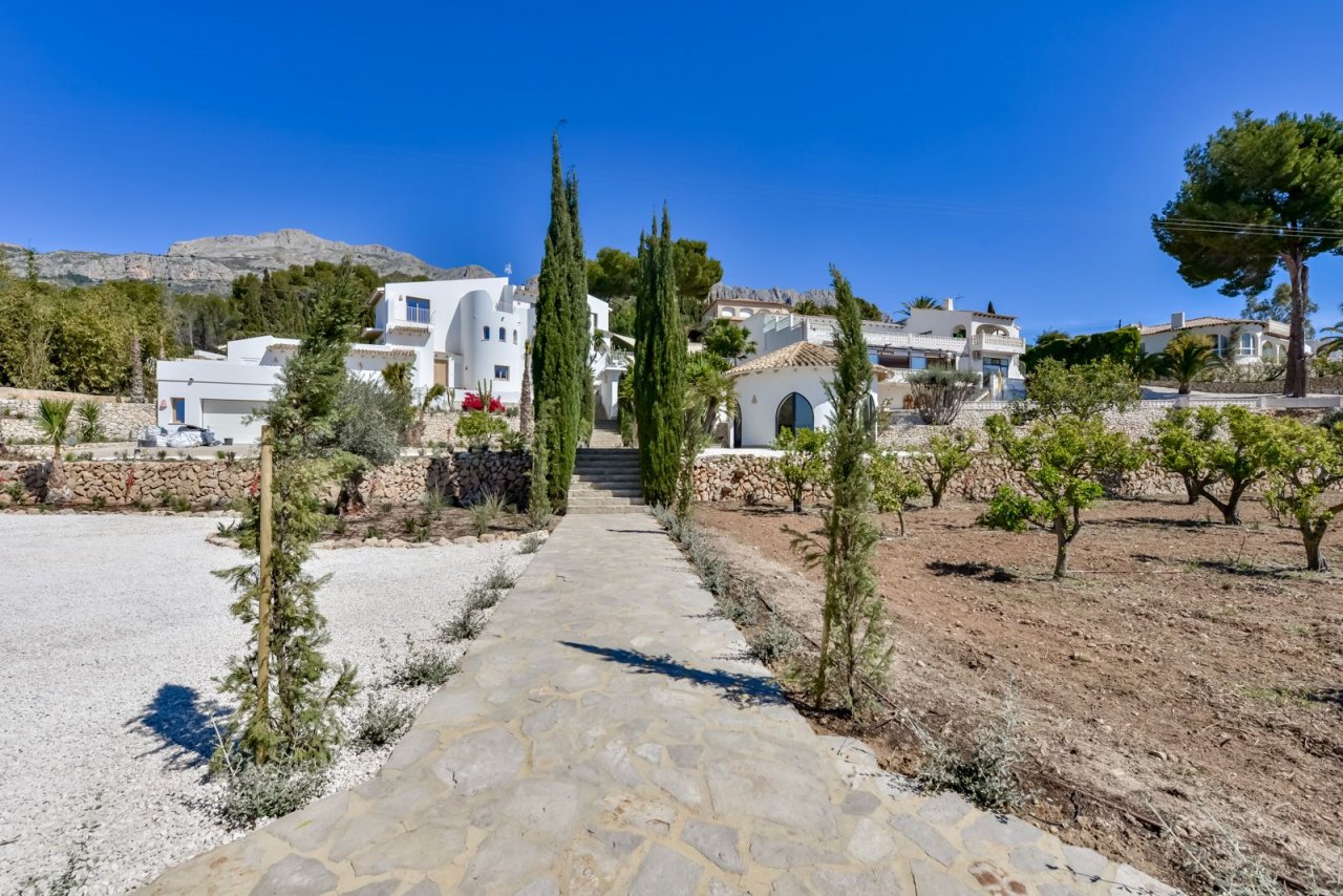 Mediterrane Traumimmobilie mit Panoramablick - Exklusive Naturstein-Villa in Bestlage! Mediterrane Traumimmobilie mit Panoramablick - Exklusive Naturstein-Villa in Bestlage!