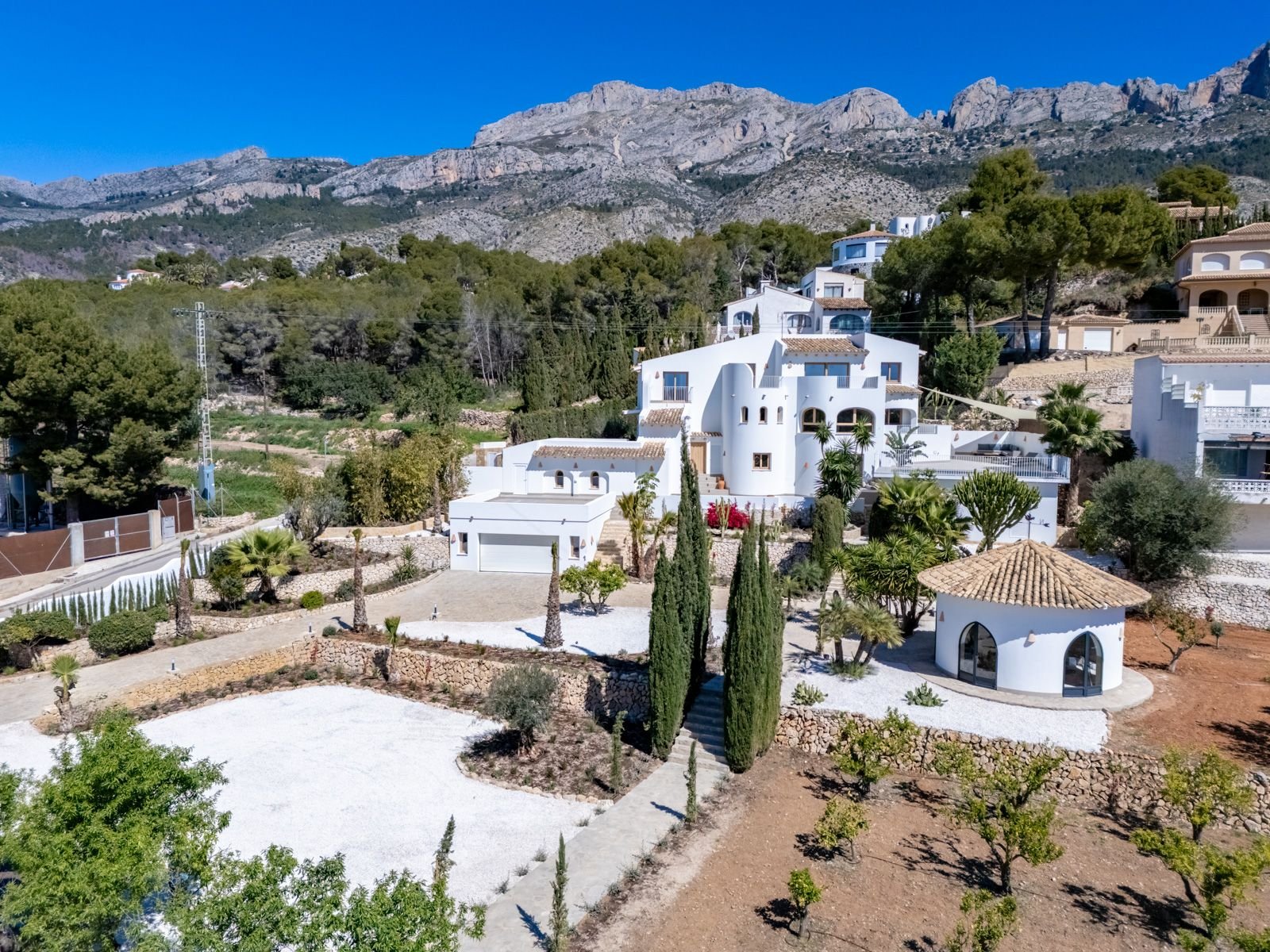 Exklusive Finca mit Panorama-Bergblick - Mediterranes Architektur-Juwel in traumhafter Naturkulisse Exklusive Finca mit Panorama-Bergblick - Mediterranes Architektur-Juwel in traumhafter Naturkulisse