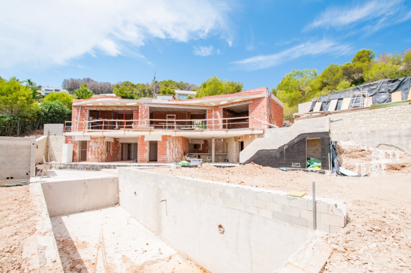 Exklusive Neubau-Villa mit Panorama-Terrassen und Hanggrundstück - Ihr Traum vom Wohnen mit Weitblick! Exklusive Neubau-Villa mit Panorama-Terrassen und Hanggrundstück - Ihr Traum vom Wohnen mit Weitblick!